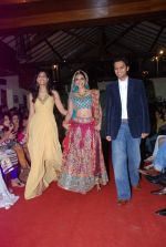 Zoa Morani at Indian Hanger anniversary bash with Neeta Lulla fashion show in Mumbai on 2nd May 2012 (190).JPG
